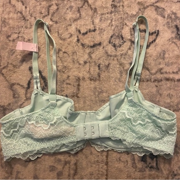Victoria's Secret Sexy Mint Lace Satin Bra - Picture 5 of 9